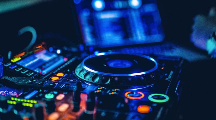 How to Make Money on Twitch: A Beginner DJ's Guide